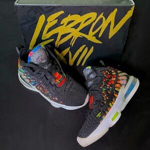 Nike LeBron XVII James Gang (GS) (6.5Y)